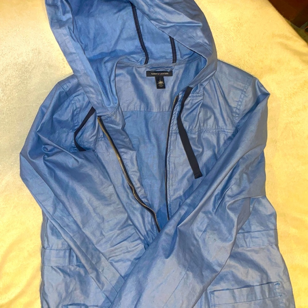 Tommy Hilfiger 3/20$ Jacket Women size Medium. Color is blue 🍭 3 for 20$